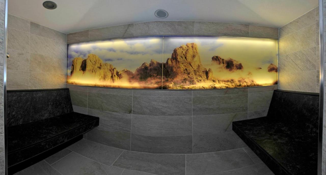 Hotel Garni Concordia - Dolomites Home Selva di Val Gardena Exterior photo