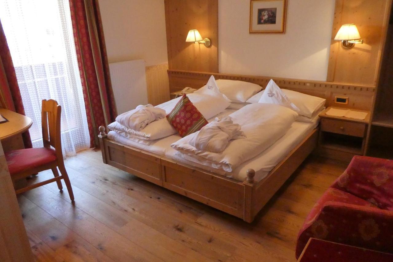 Hotel Garni Concordia - Dolomites Home Selva di Val Gardena Exterior photo